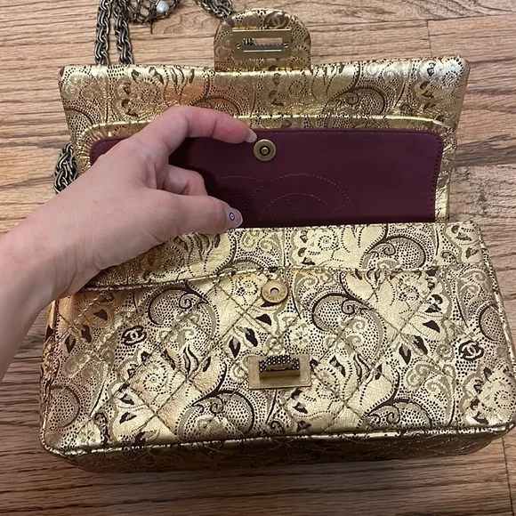 Chanel 🔥limited edition 🔥gold classic medium reissue - Picture 11 of 14